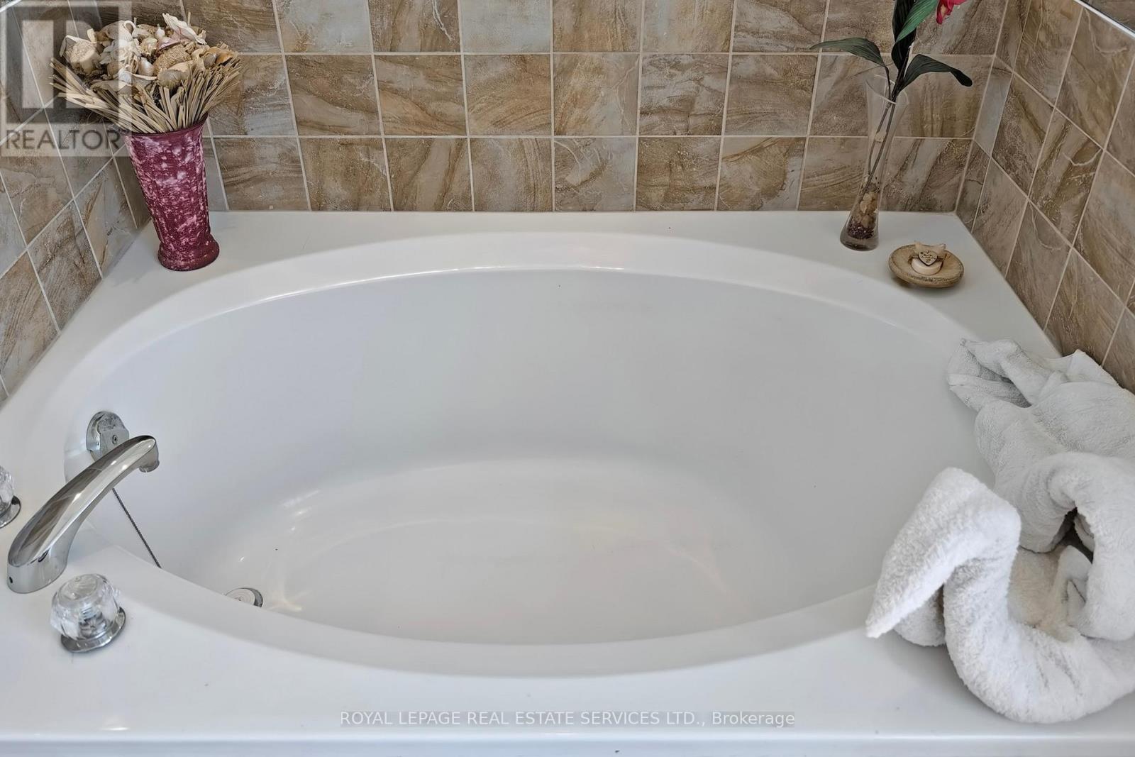 5861 Tenth Line W, Mississauga, Ontario  L5M 6V4 - Photo 29 - W12485305