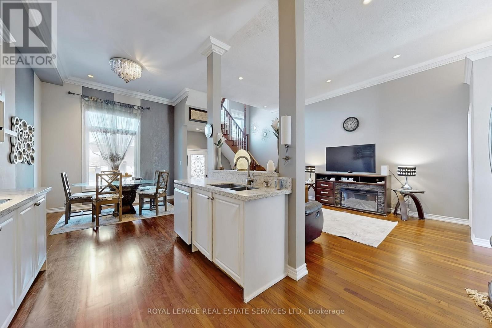 5861 Tenth Line W, Mississauga, Ontario  L5M 6V4 - Photo 9 - W12485305