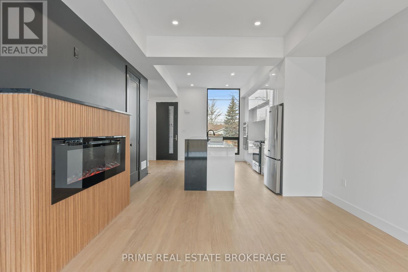 417 Baseline Road E, London South, Ontario  N6C 2P5 - Photo 10 - X12458383