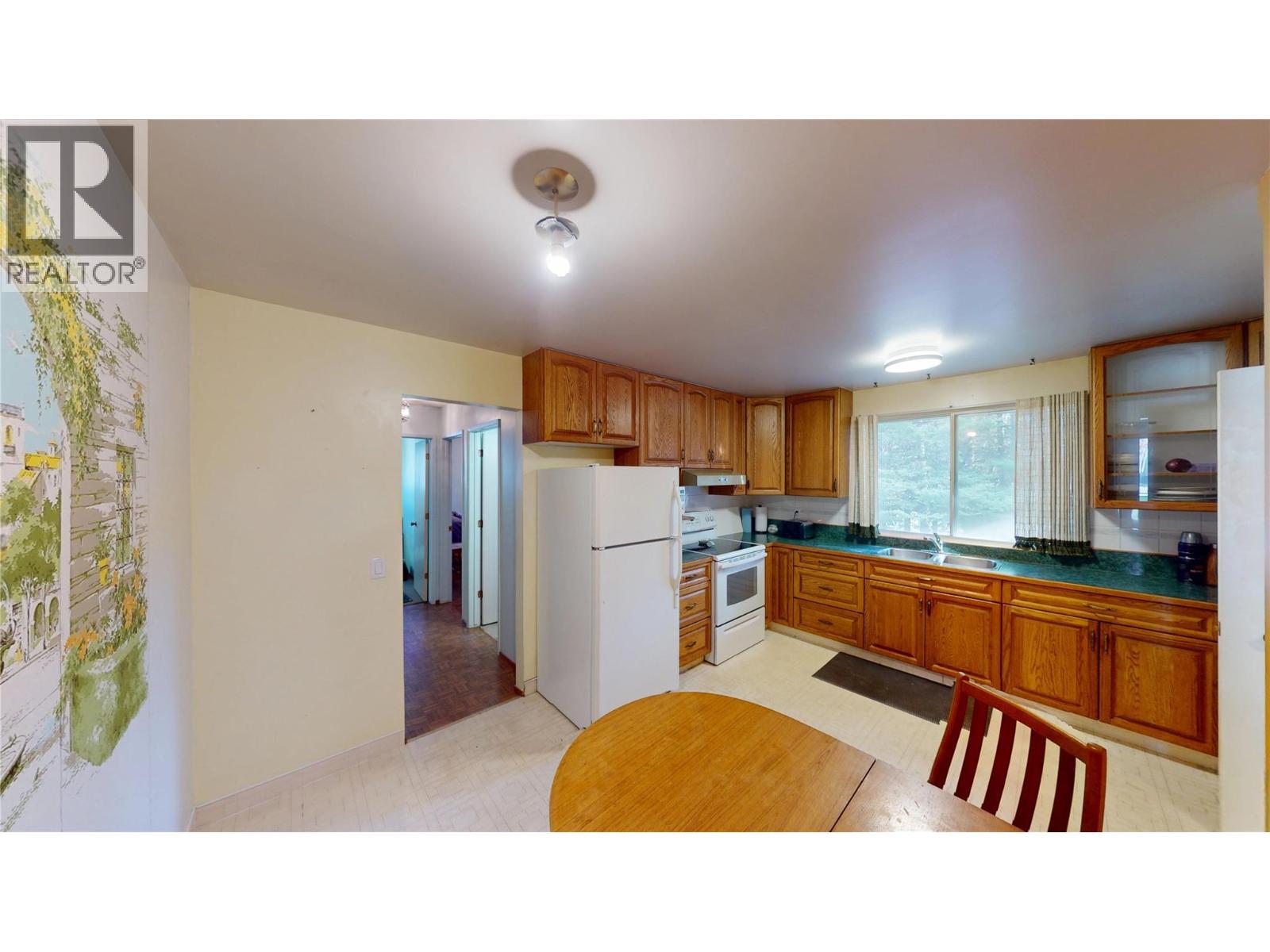 764 Fording Drive, Elkford, British Columbia  V0B 1H0 - Photo 6 - 10366783