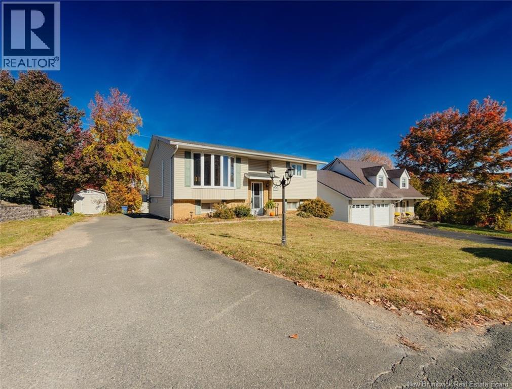 120 Wilson Street, Woodstock, New Brunswick  E7M 3A3 - Photo 1 - NB127567