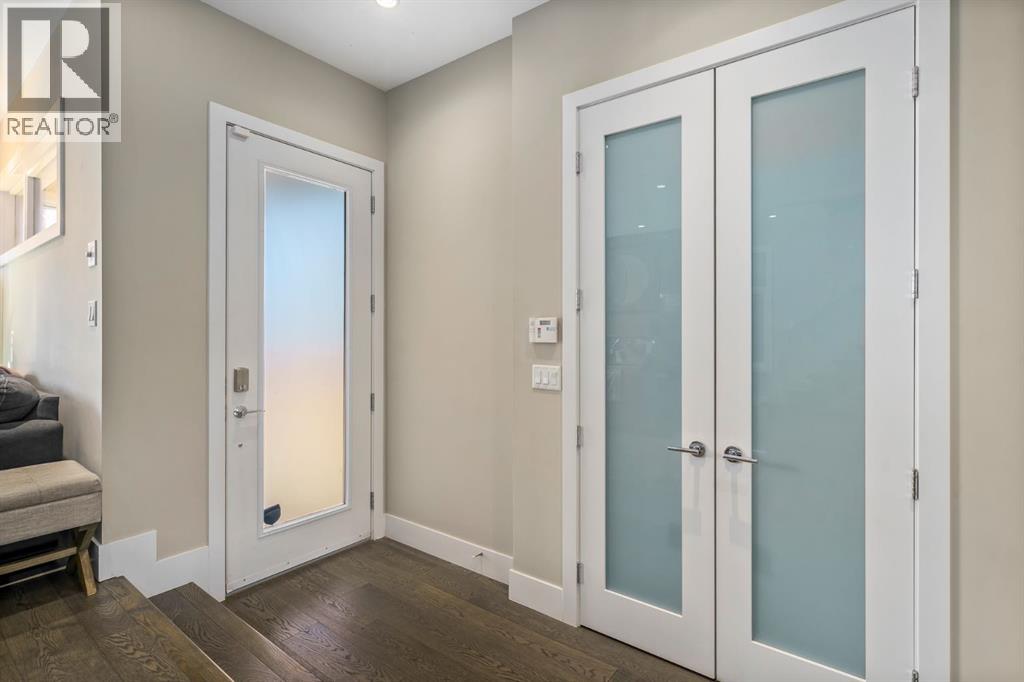 222 10 Street Ne, Calgary, Alberta  T2H 4M1 - Photo 4 - A2258276