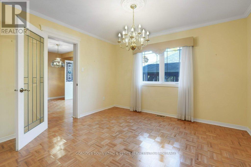 30 Chickasaw Crescent, Ottawa, Ontario  K2M 1M5 - Photo 13 - X12485489