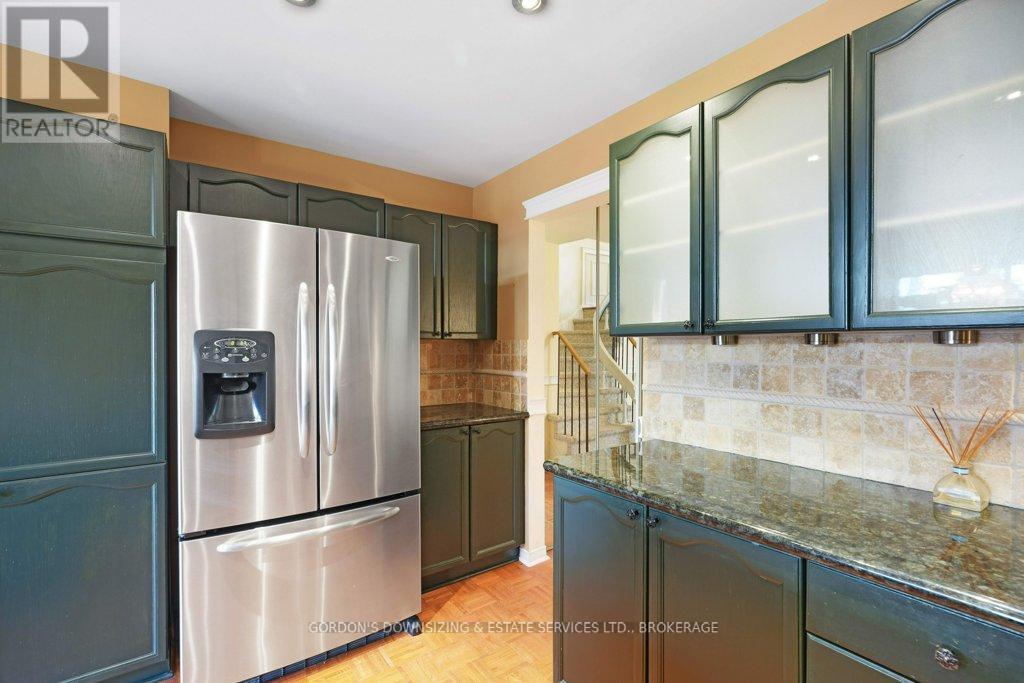 30 Chickasaw Crescent, Ottawa, Ontario  K2M 1M5 - Photo 18 - X12485489