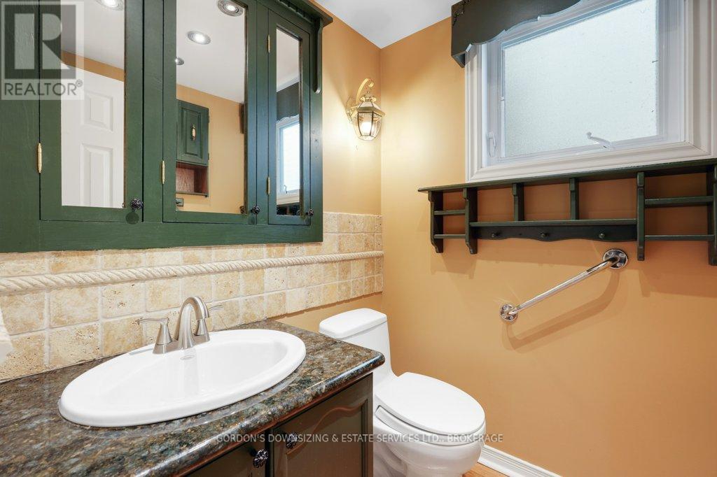 30 Chickasaw Crescent, Ottawa, Ontario  K2M 1M5 - Photo 23 - X12485489