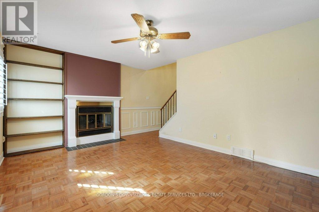 30 Chickasaw Crescent, Ottawa, Ontario  K2M 1M5 - Photo 25 - X12485489