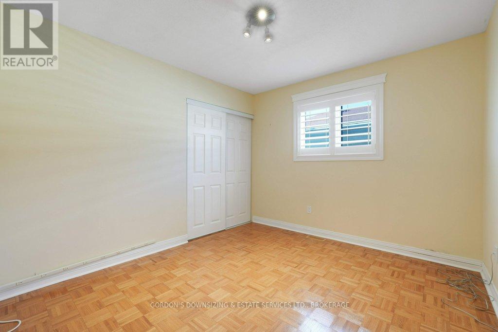 30 Chickasaw Crescent, Ottawa, Ontario  K2M 1M5 - Photo 31 - X12485489