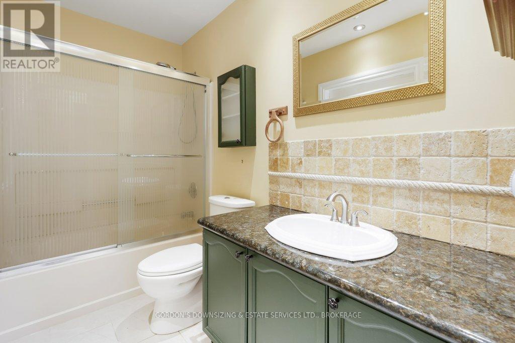 30 Chickasaw Crescent, Ottawa, Ontario  K2M 1M5 - Photo 33 - X12485489