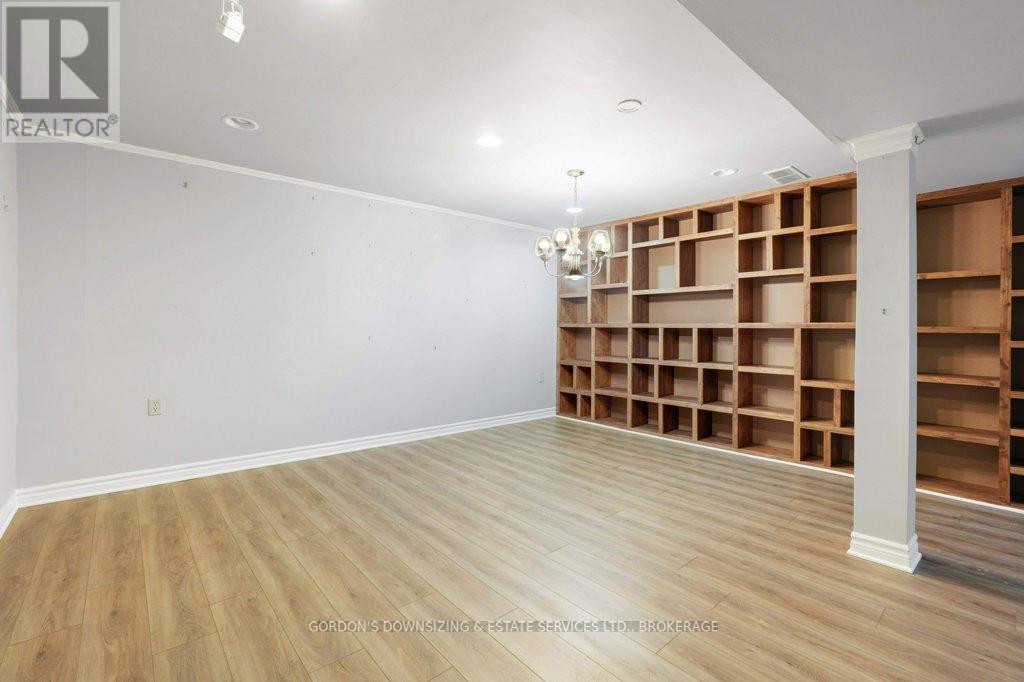 30 Chickasaw Crescent, Ottawa, Ontario  K2M 1M5 - Photo 40 - X12485489