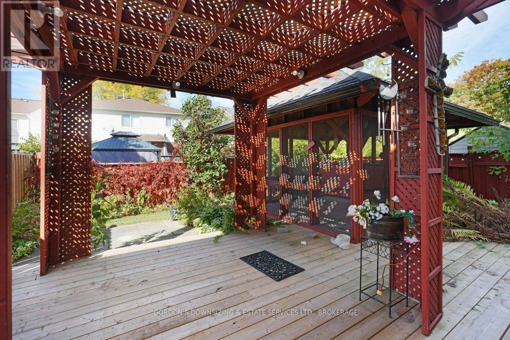 30 Chickasaw Crescent, Ottawa, Ontario  K2M 1M5 - Photo 43 - X12485489