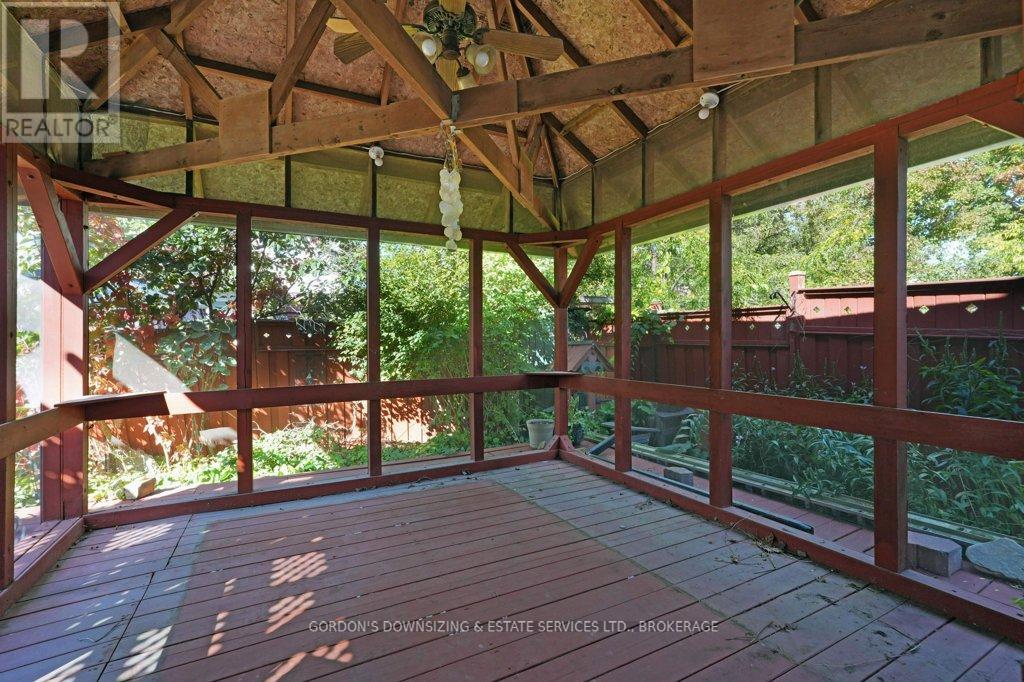 30 Chickasaw Crescent, Ottawa, Ontario  K2M 1M5 - Photo 44 - X12485489