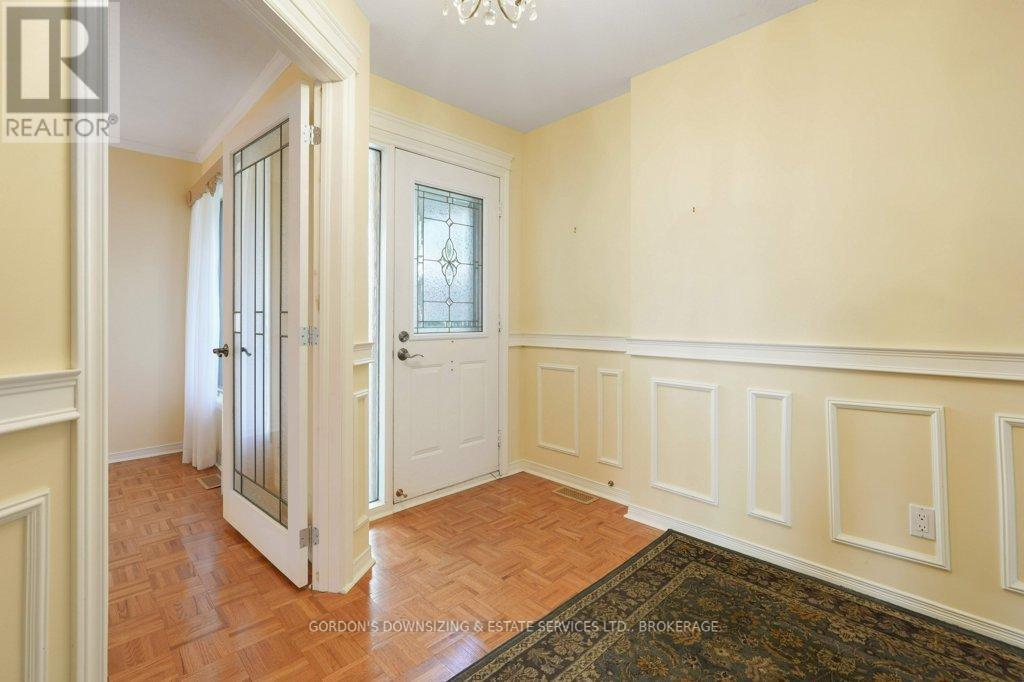 30 Chickasaw Crescent, Ottawa, Ontario  K2M 1M5 - Photo 7 - X12485489