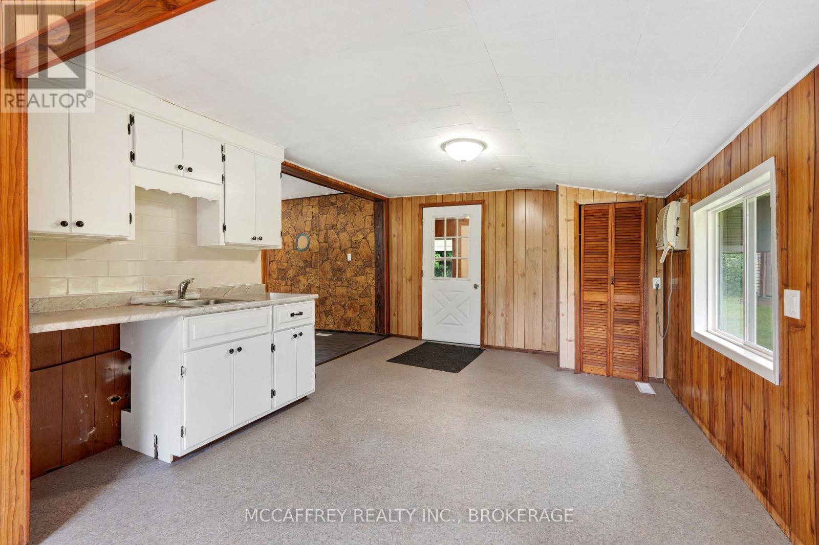 333 Burridge Road, Frontenac (Frontenac South), Ontario  K0H 1T0 - Photo 17 - X12485529