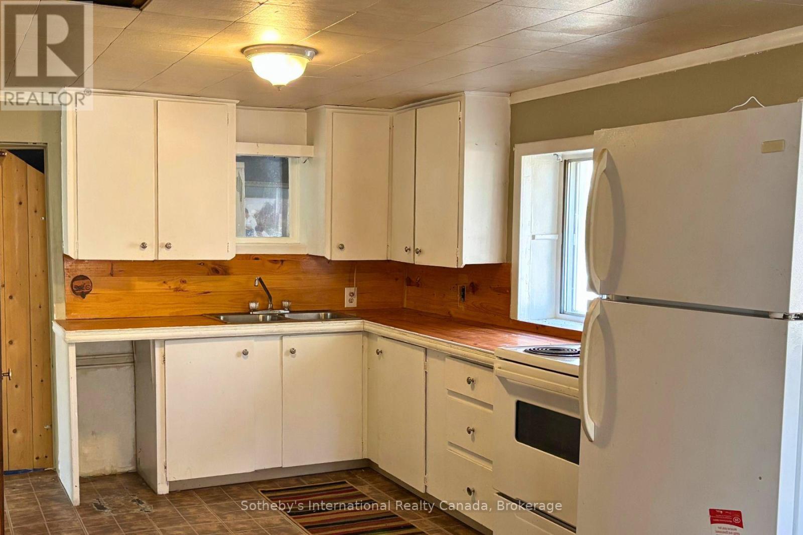 240 Britannia Road, Huntsville, Ontario  P1H 2J3 - Photo 14 - X12485425