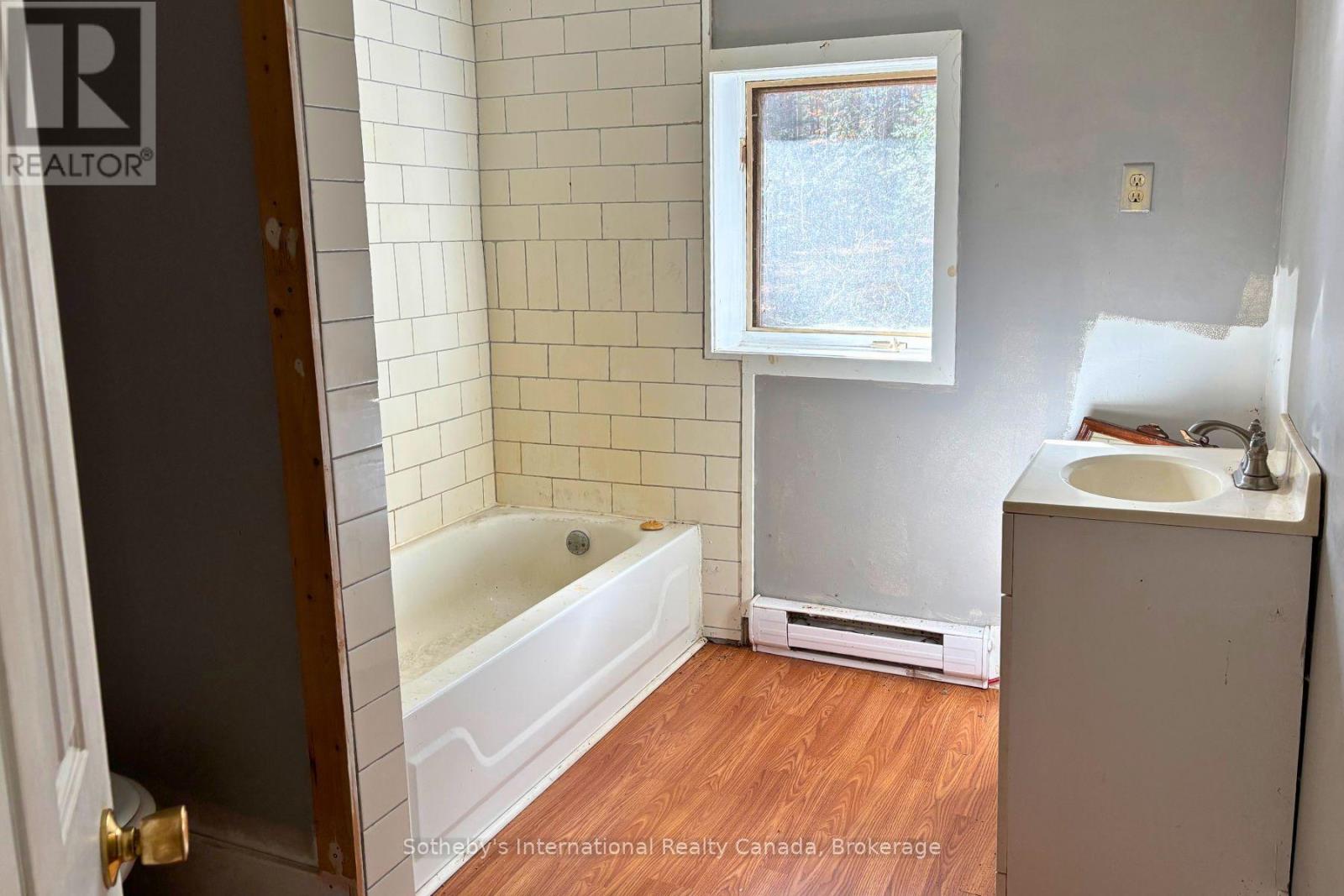 240 Britannia Road, Huntsville, Ontario  P1H 2J3 - Photo 22 - X12485425