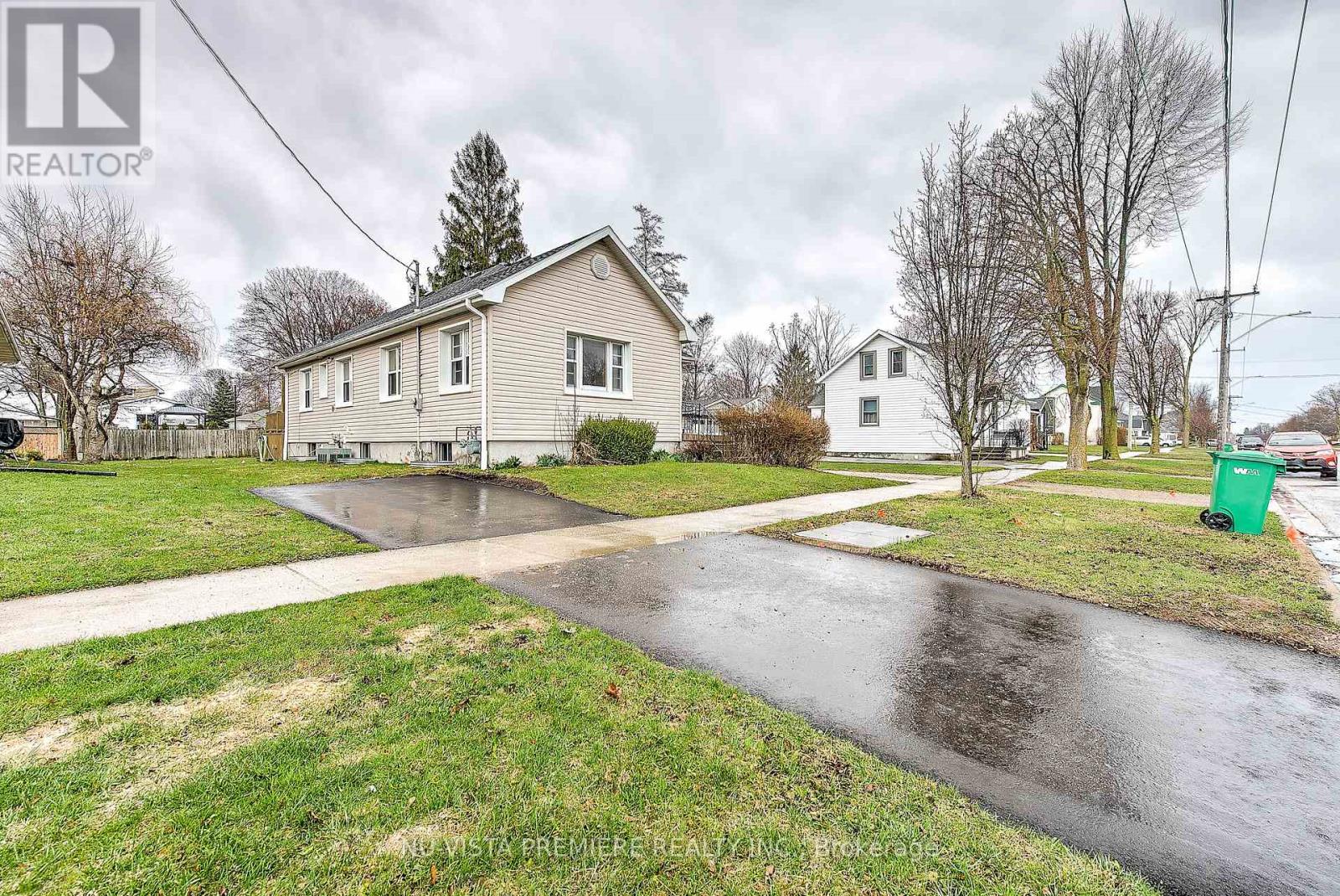 161 South Street S, Goderich, Ontario  N7A 3L9 - Photo 5 - X12485478