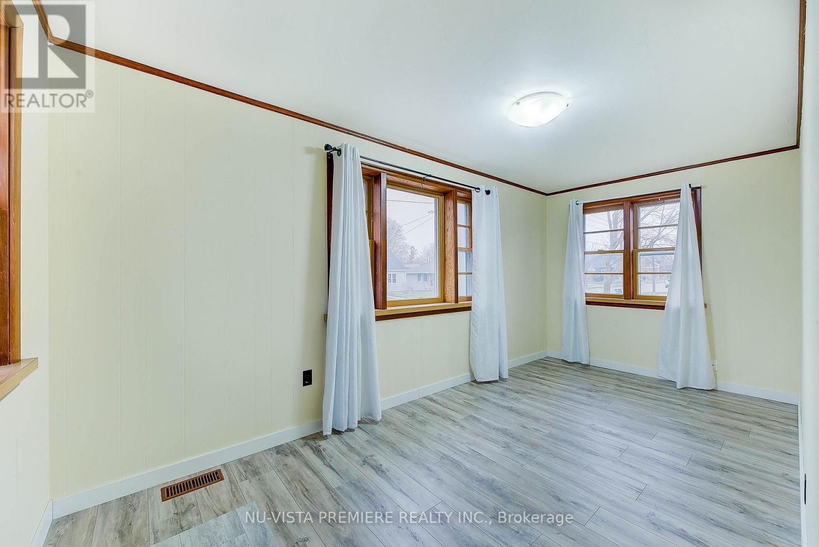 161 South Street S, Goderich, Ontario  N7A 3L9 - Photo 8 - X12485478