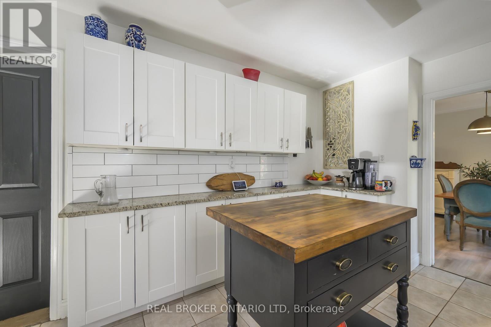 Photo 21 of 39 for 514 Upper Queen Street