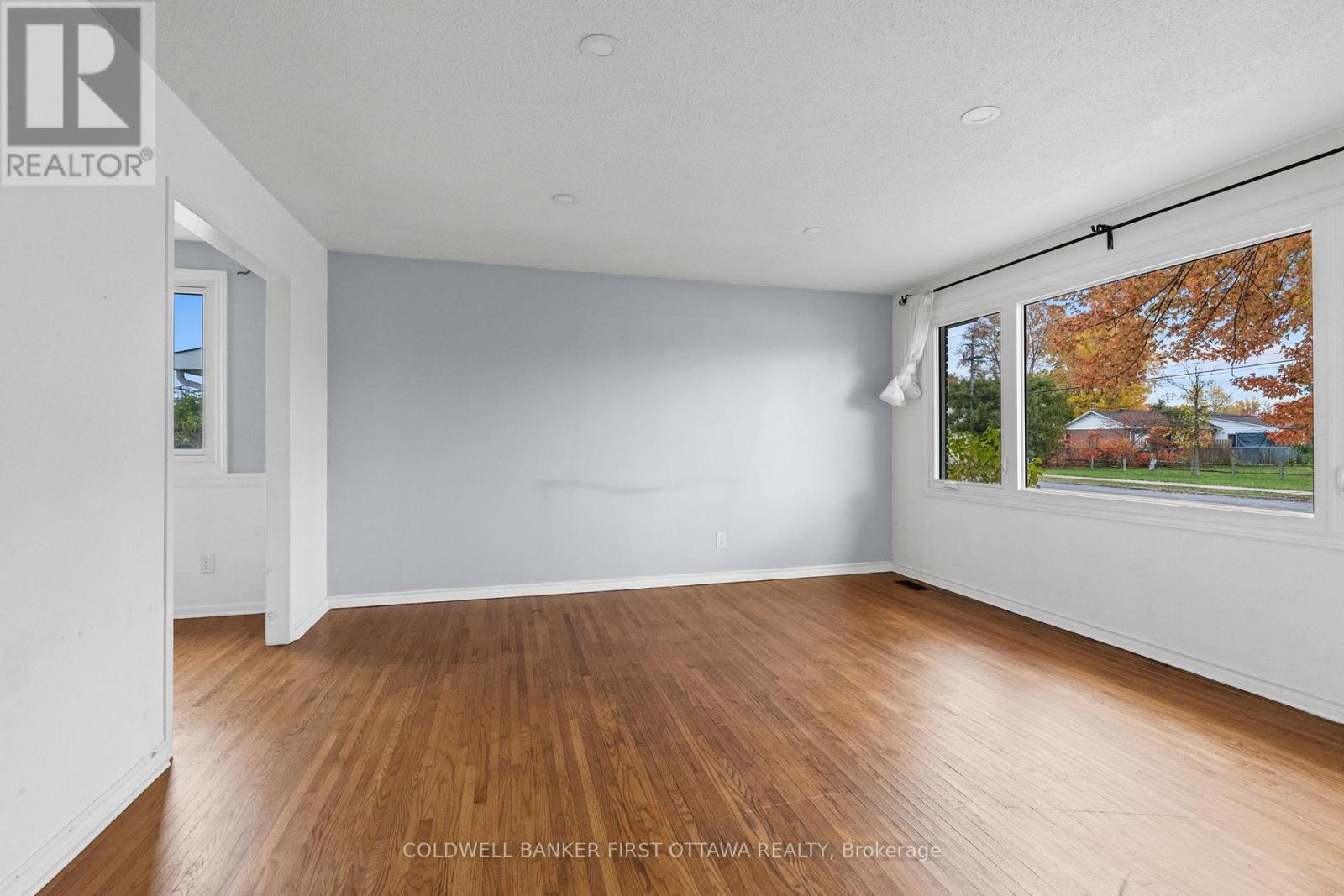 173 Knoxdale Road, Ottawa, Ontario  K2G 1B1 - Photo 5 - X12485417