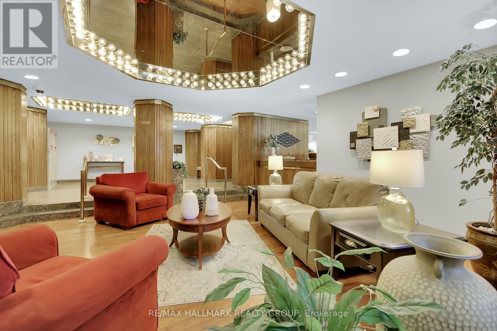 510 - 2871 Richmond Road, Ottawa, Ontario  K2B 8M5 - Photo 4 - X12485460