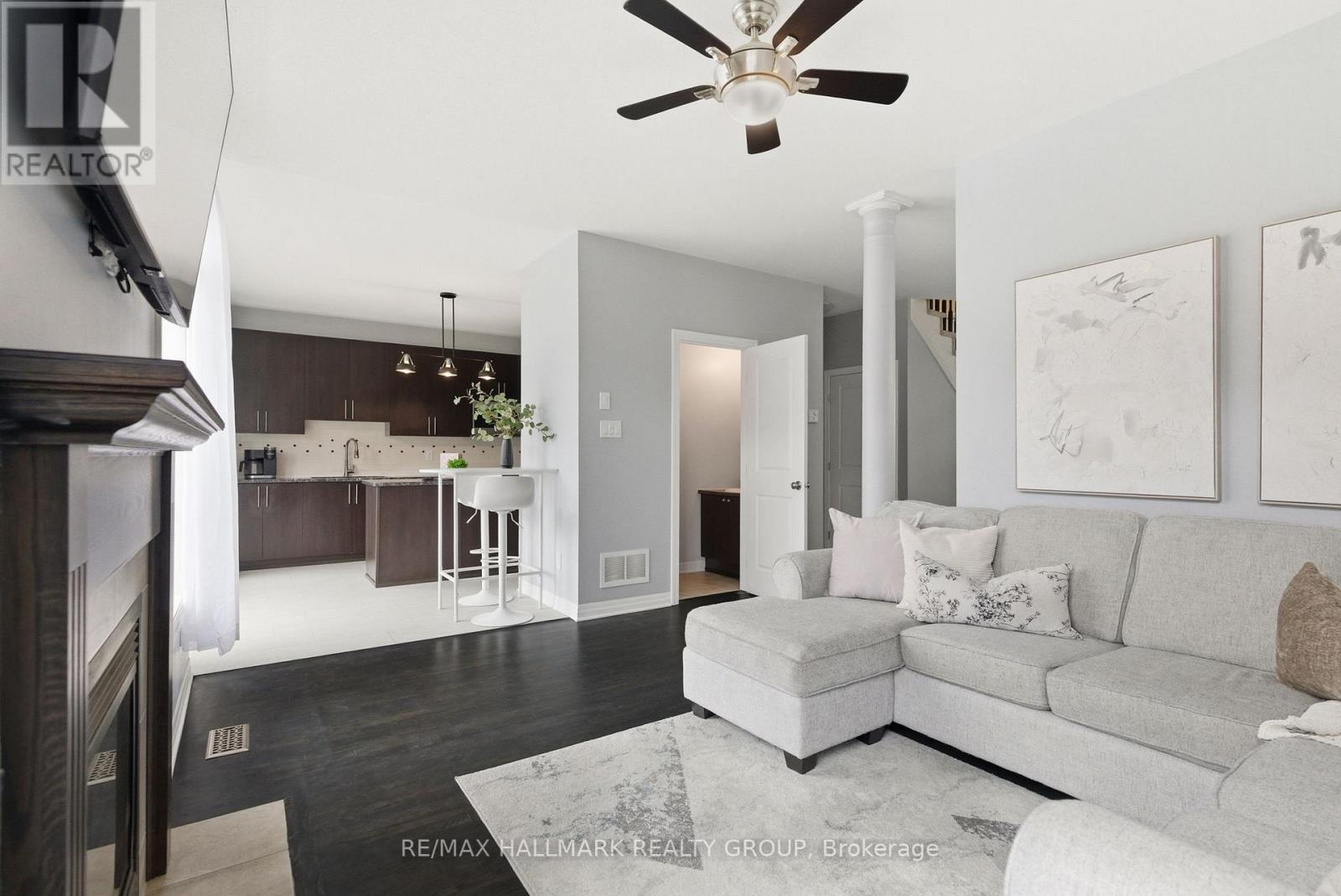 677 Sunburst Street, Ottawa, Ontario  K1T 0L2 - Photo 12 - X12485485