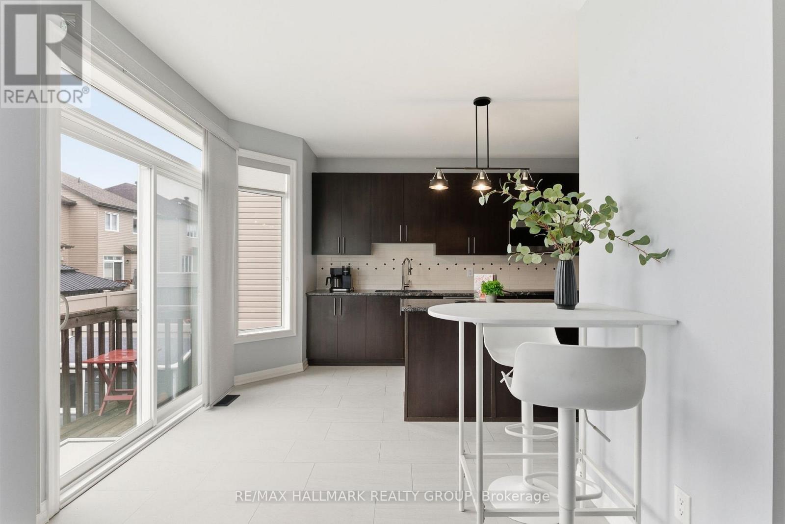 677 Sunburst Street, Ottawa, Ontario  K1T 0L2 - Photo 13 - X12485485