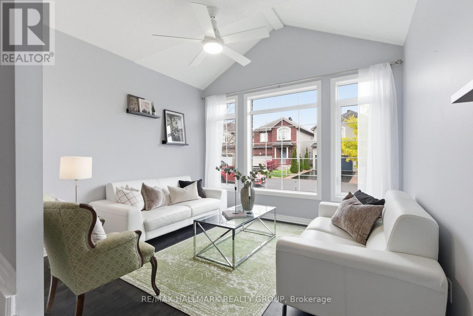 677 Sunburst Street, Ottawa, Ontario  K1T 0L2 - Photo 2 - X12485485