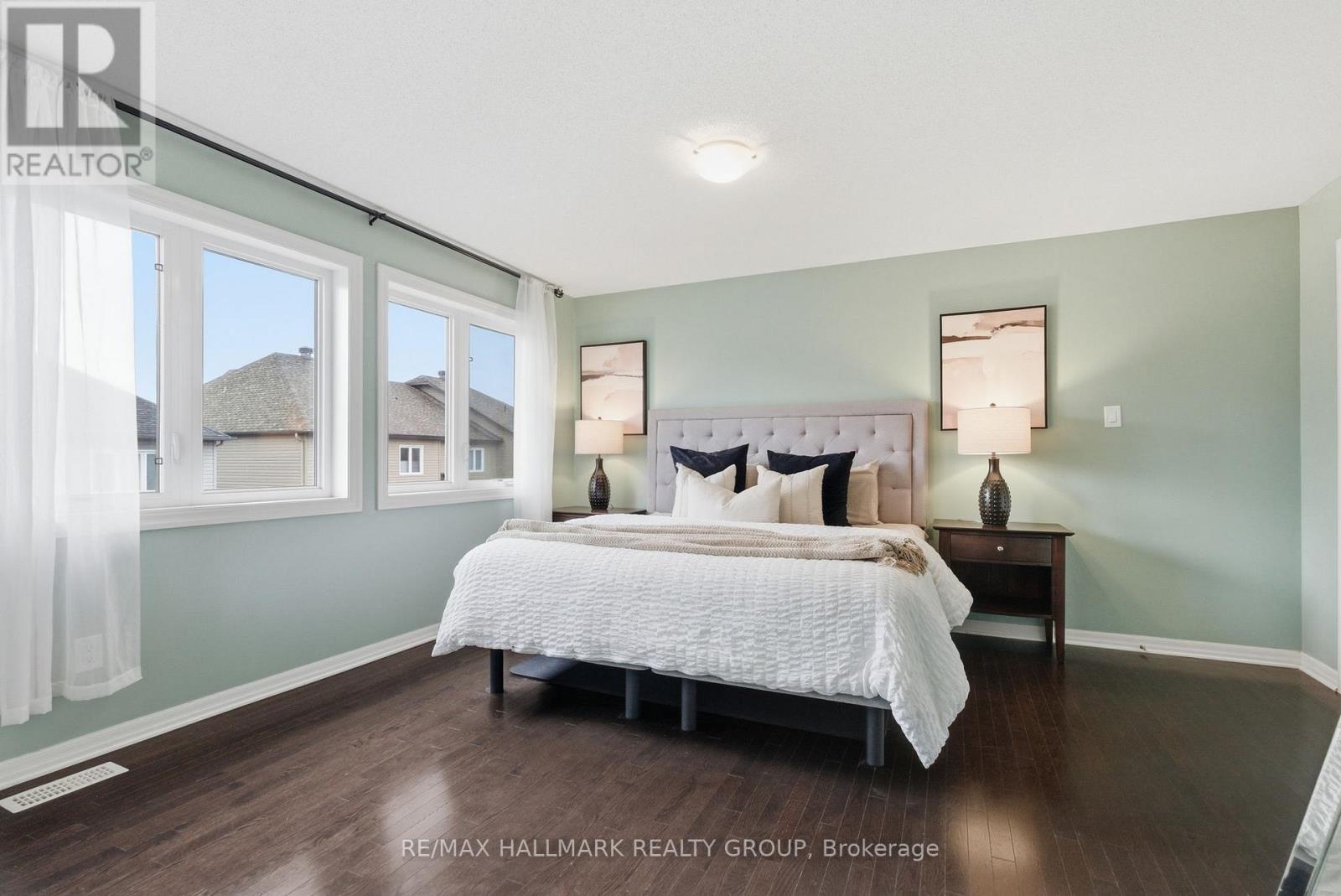 677 Sunburst Street, Ottawa, Ontario  K1T 0L2 - Photo 20 - X12485485