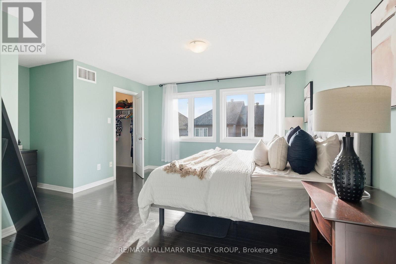 677 Sunburst Street, Ottawa, Ontario  K1T 0L2 - Photo 22 - X12485485