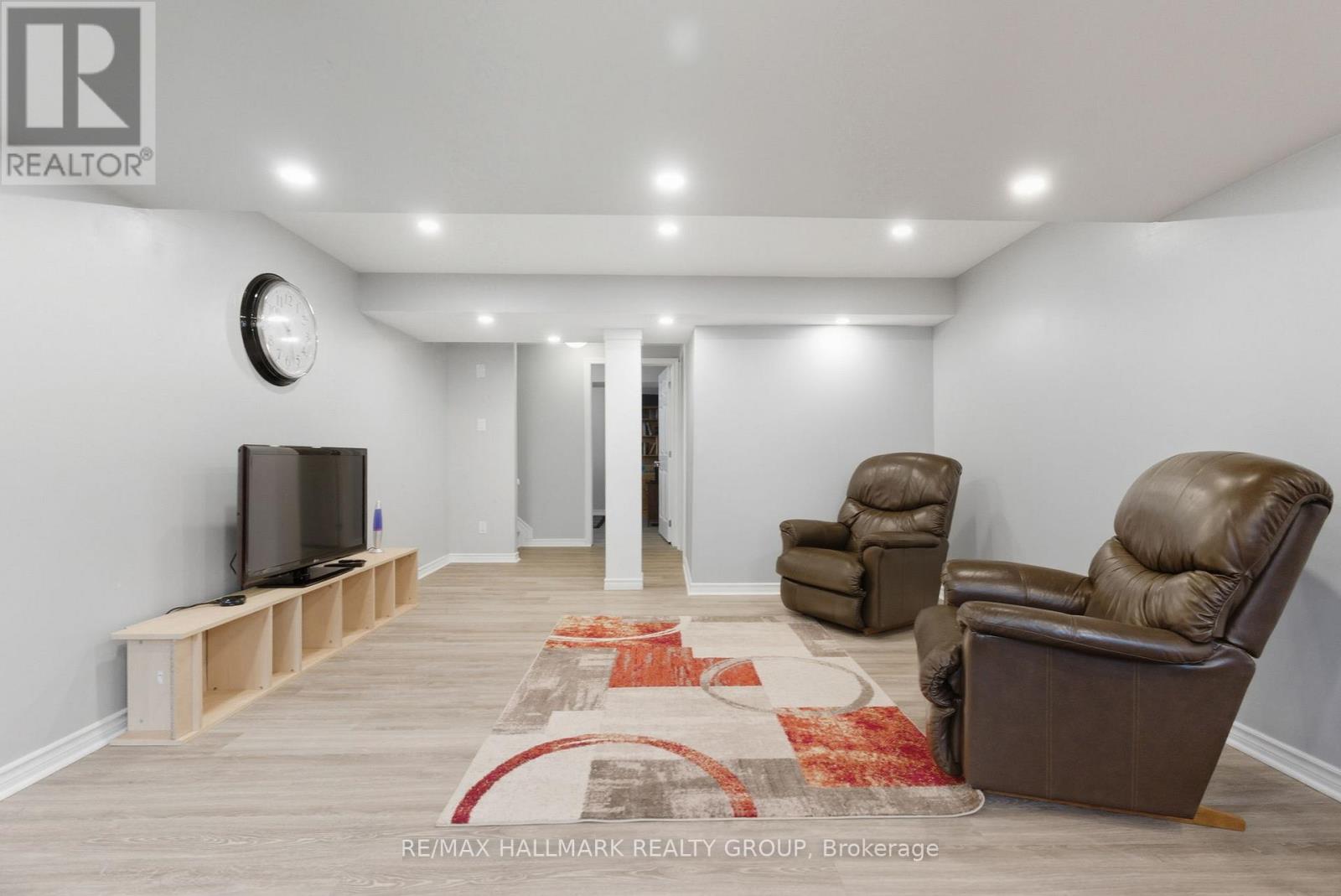 677 Sunburst Street, Ottawa, Ontario  K1T 0L2 - Photo 36 - X12485485