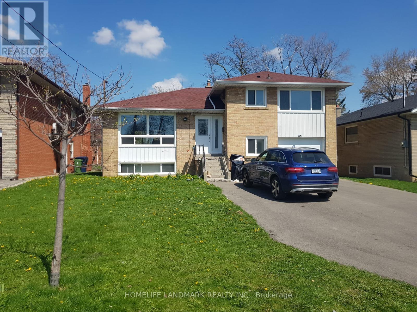 174 PANNAHILL ROAD, Toronto, Ontario