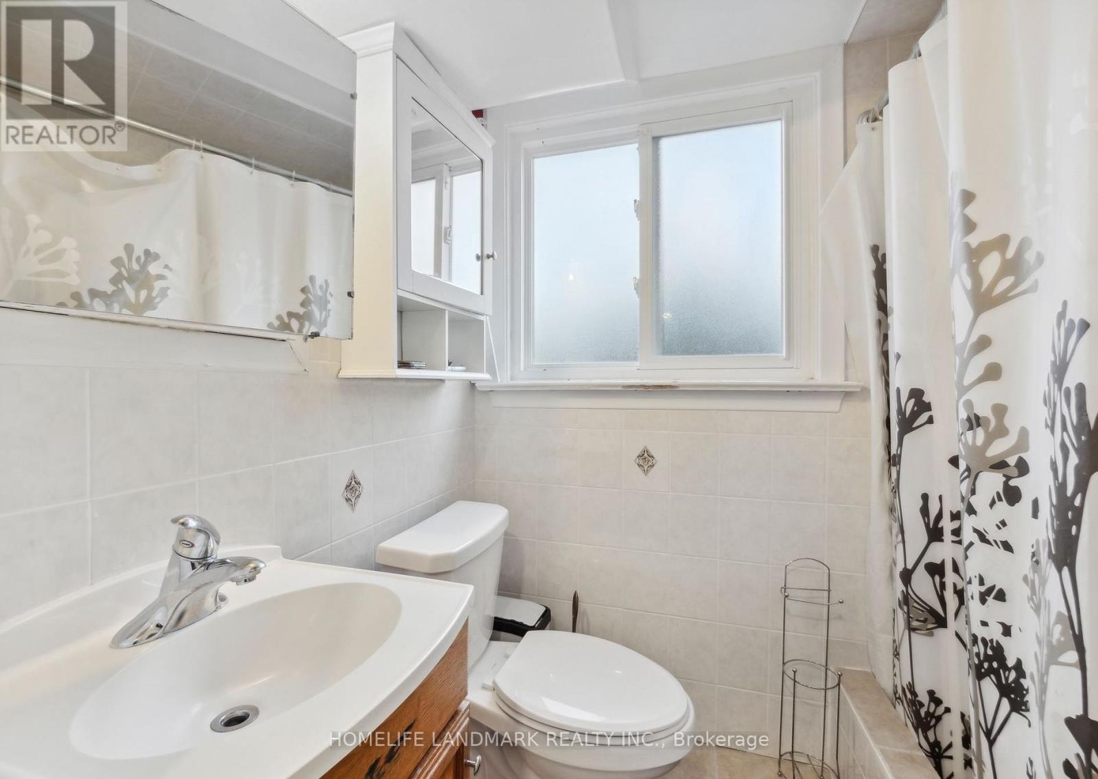 174 Pannahill Road, Toronto, Ontario  M3H 4N7 - Photo 20 - C12485317