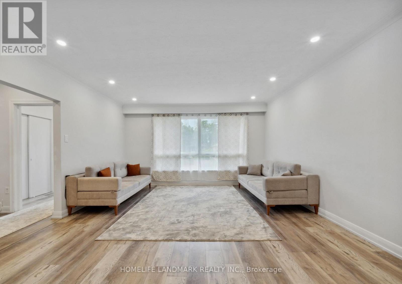 174 Pannahill Road, Toronto, Ontario  M3H 4N7 - Photo 4 - C12485317