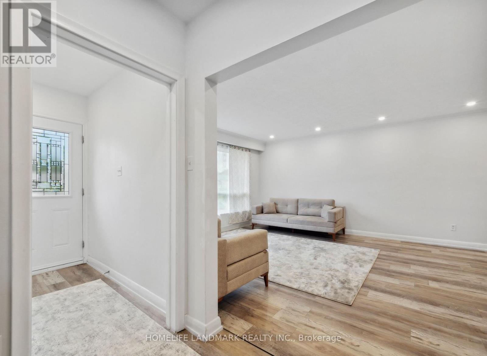 174 Pannahill Road, Toronto, Ontario  M3H 4N7 - Photo 6 - C12485317