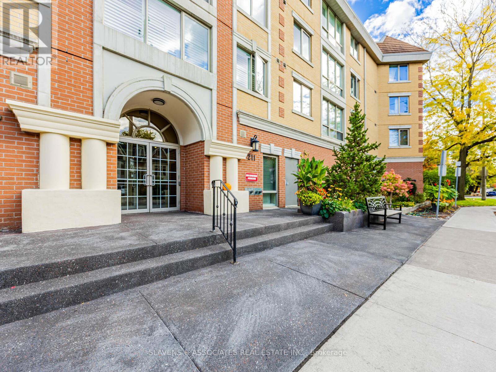 216 - 211 RANDOLPH ROAD, Toronto, Ontario