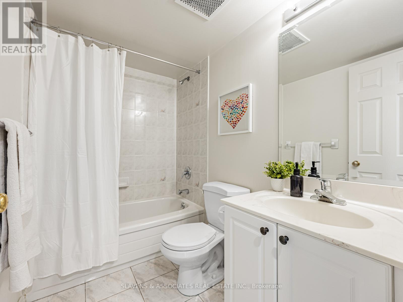 216 - 211 Randolph Road, Toronto, Ontario  M4G 4H1 - Photo 12 - C12485353