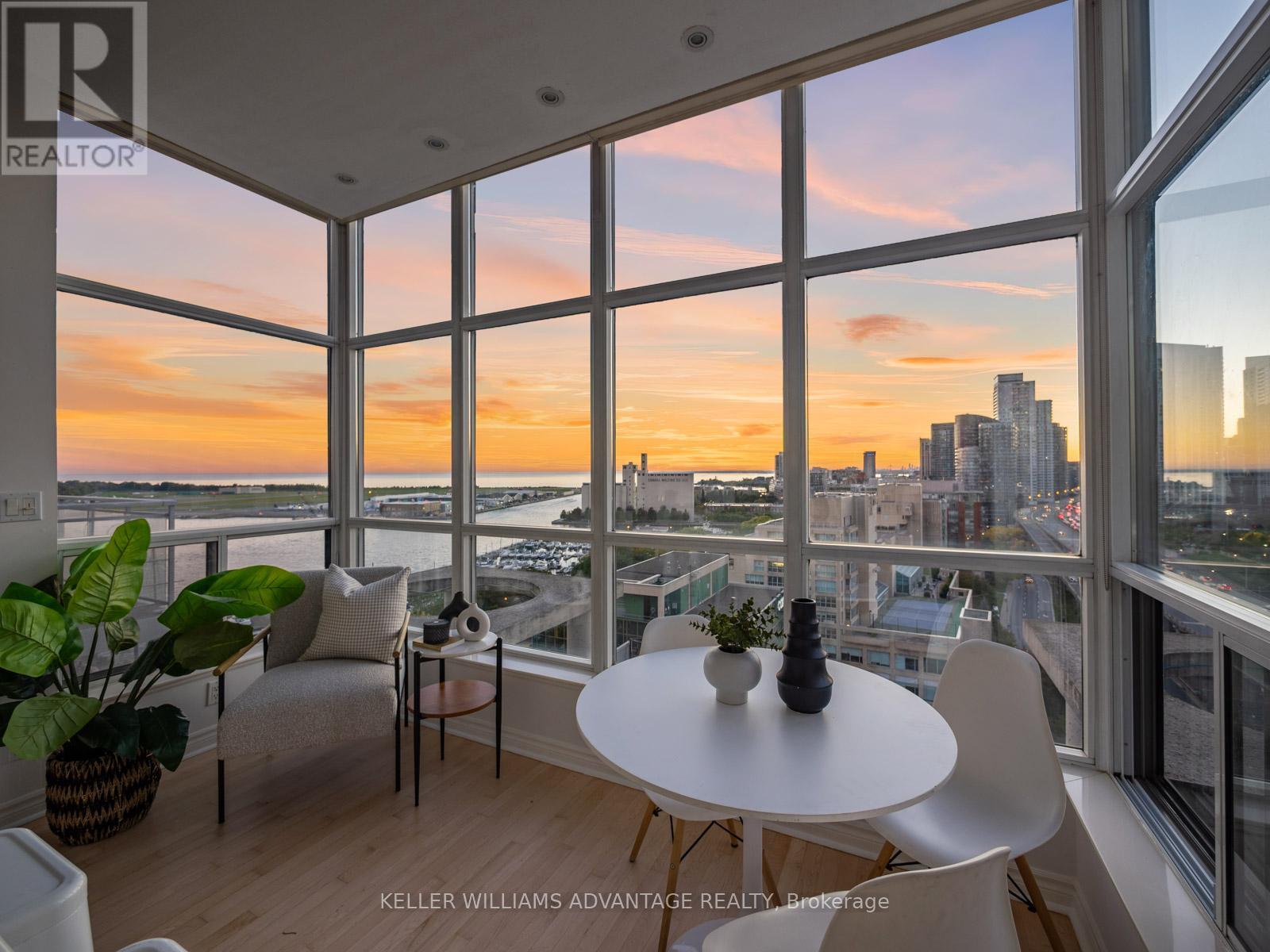 Uph3 - 410 Queens Quay W, Toronto (Waterfront Communities), Ontario  M5V 3T1 - Photo 2 - C12485359