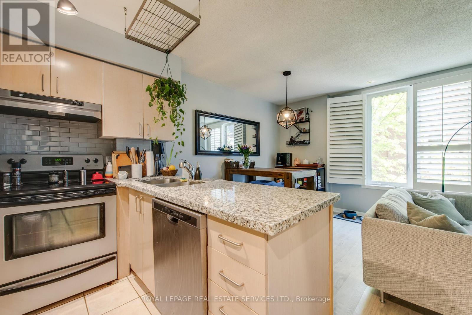 411 - 29 Canniff Street, Toronto, Ontario  M6K 3M5 - Photo 6 - C12485368