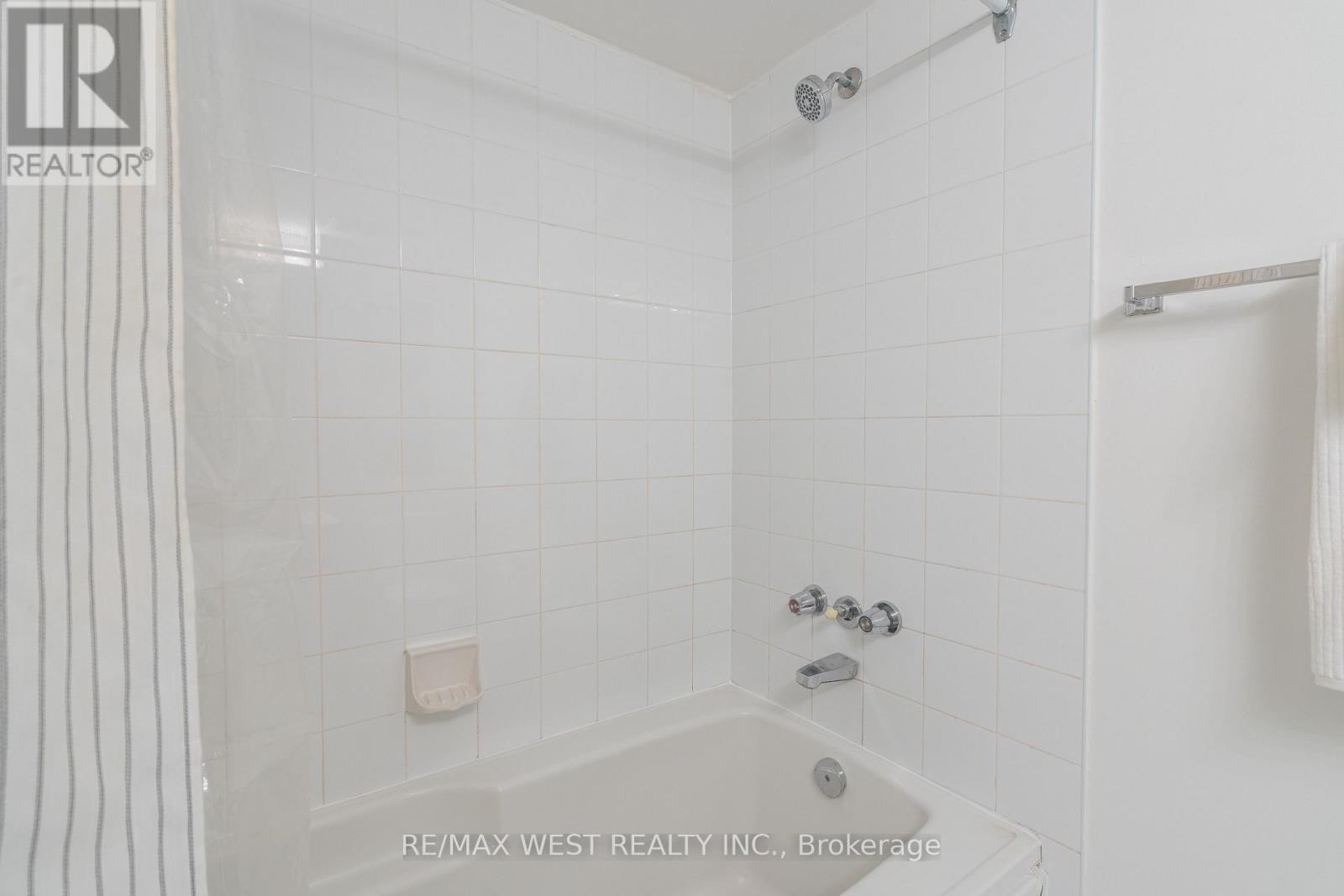 2002 - 1001 Bay Street, Toronto, Ontario  M5S 3A6 - Photo 18 - C12485372