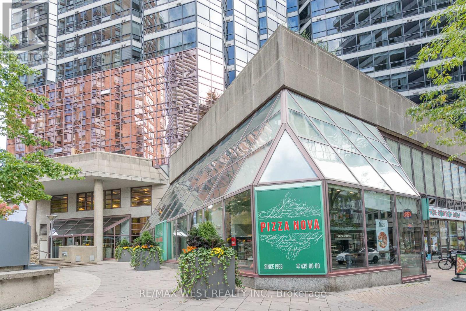 2002 - 1001 Bay Street, Toronto, Ontario  M5S 3A6 - Photo 35 - C12485372