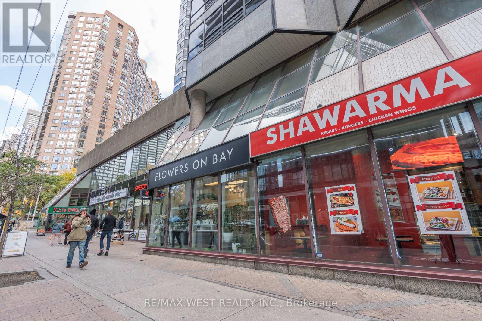 2002 - 1001 Bay Street, Toronto, Ontario  M5S 3A6 - Photo 36 - C12485372