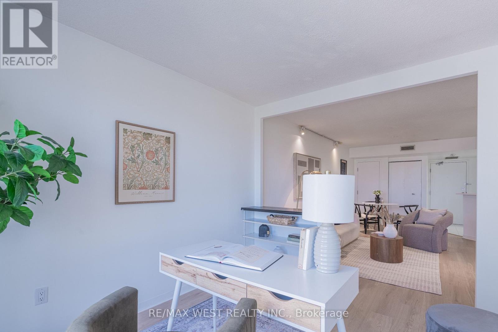 2002 - 1001 Bay Street, Toronto, Ontario  M5S 3A6 - Photo 7 - C12485372