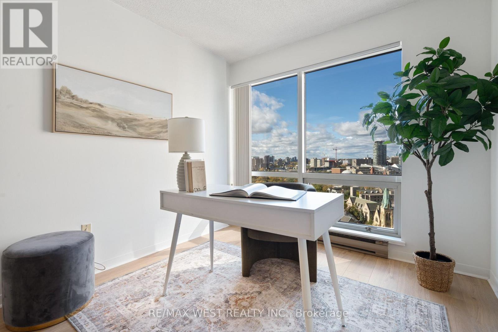 2002 - 1001 Bay Street, Toronto, Ontario  M5S 3A6 - Photo 8 - C12485372