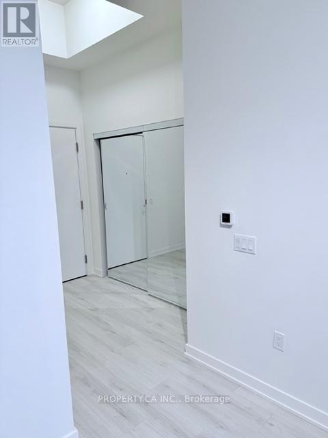 803s - 110 Broadway Avenue, Toronto (Mount Pleasant West), Ontario  M4P 1V7 - Photo 8 - C12485385