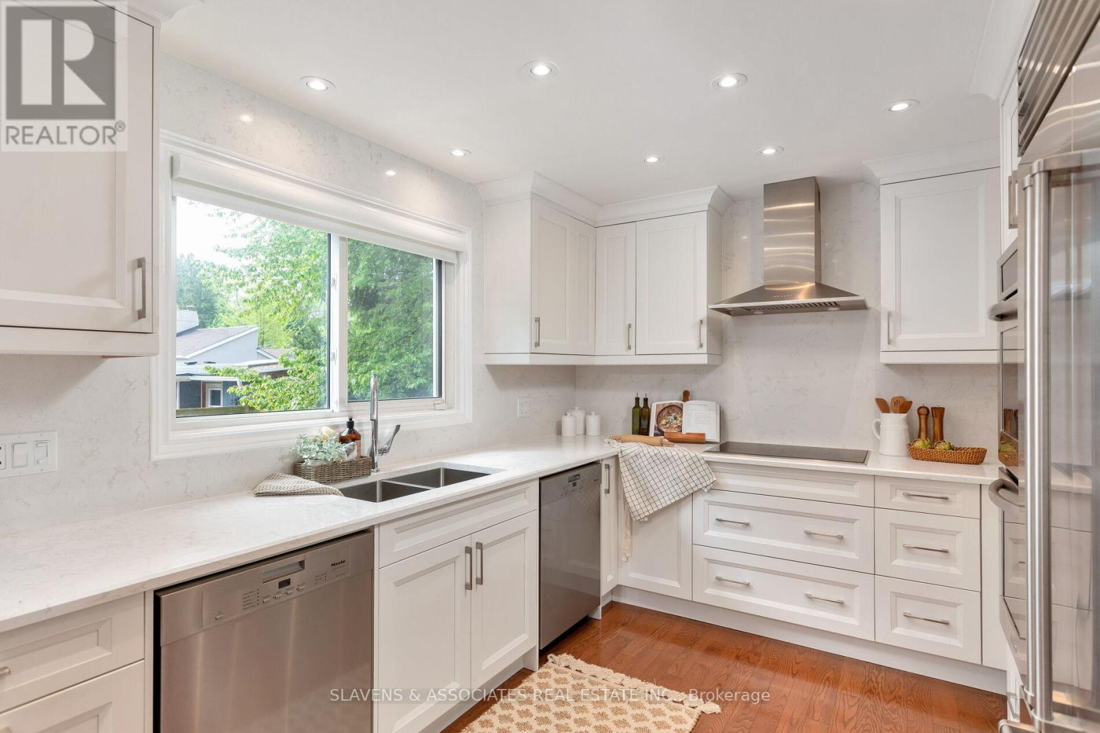 19 Holita Road, Toronto, Ontario  M2M 4C1 - Photo 11 - C12485393