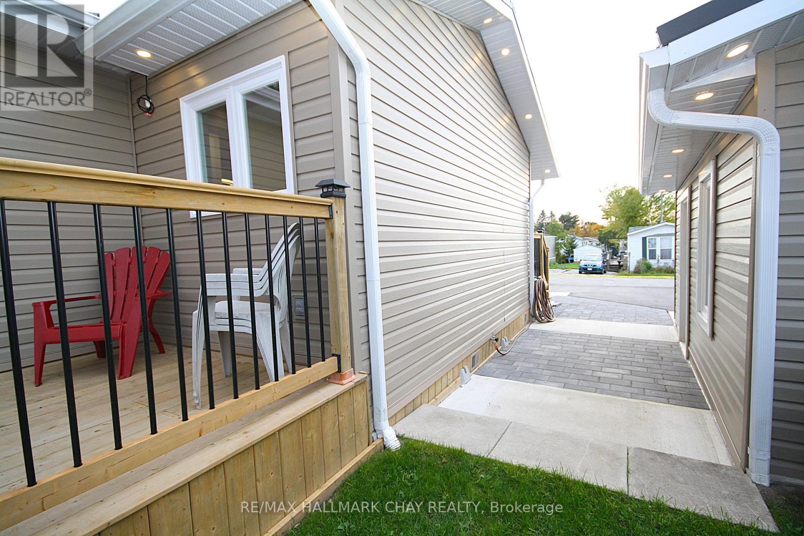 4064 Ash Crescent, Severn, Ontario  L3V 6H4 - Photo 7 - S12476012