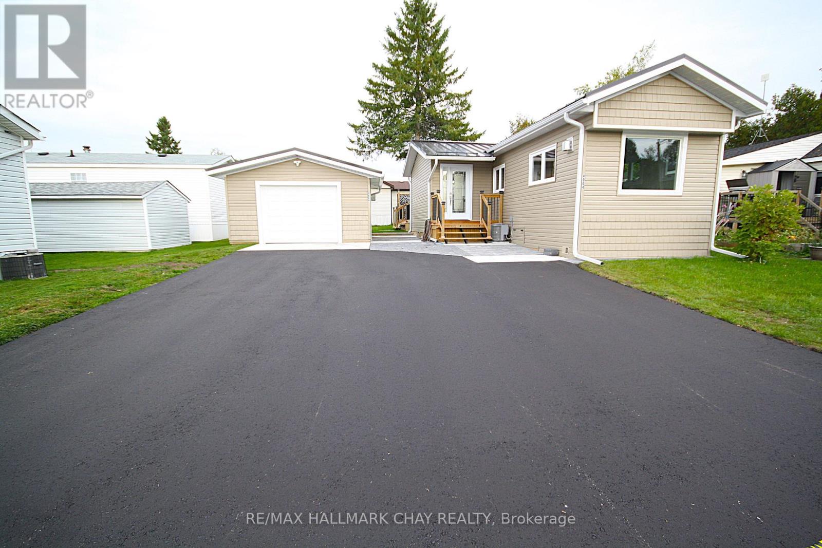 4064 Ash Crescent, Severn, Ontario  L3V 6H4 - Photo 6 - S12476012