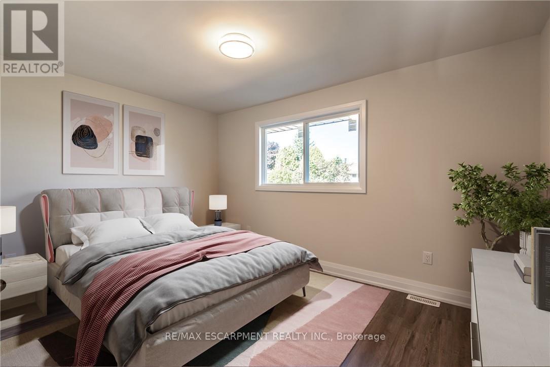 130 West 34th Street, Hamilton, Ontario  L9C 5K3 - Photo 9 - X12484364