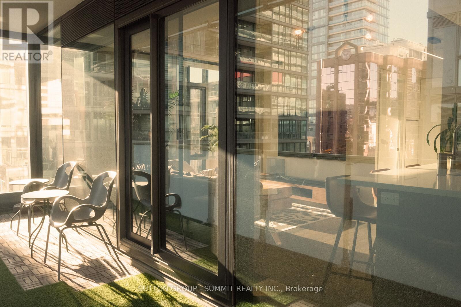 902 - 11 Charlotte Street, Toronto, Ontario  M5V 0M6 - Photo 16 - C12456609