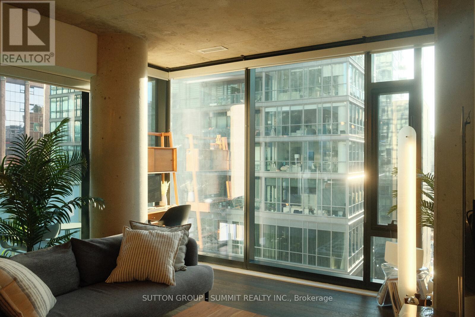 902 - 11 Charlotte Street, Toronto, Ontario  M5V 0M6 - Photo 4 - C12456609